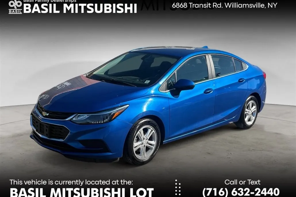 2017 Chevrolet Cruze LT photo 1