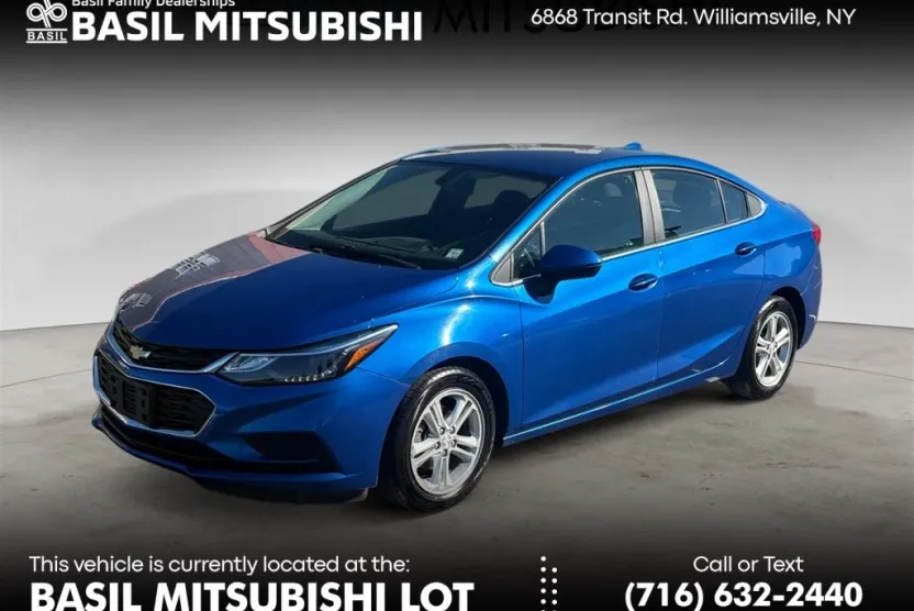 2017 Chevrolet Cruze LT photo 1