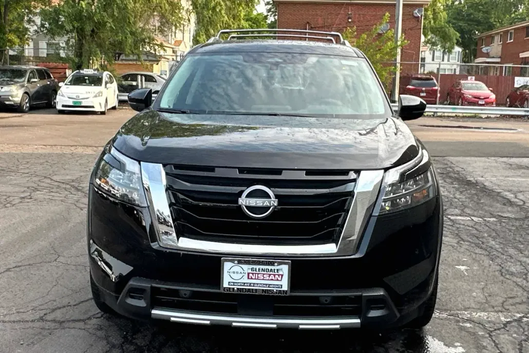 2025 Nissan Pathfinder SL photo 1