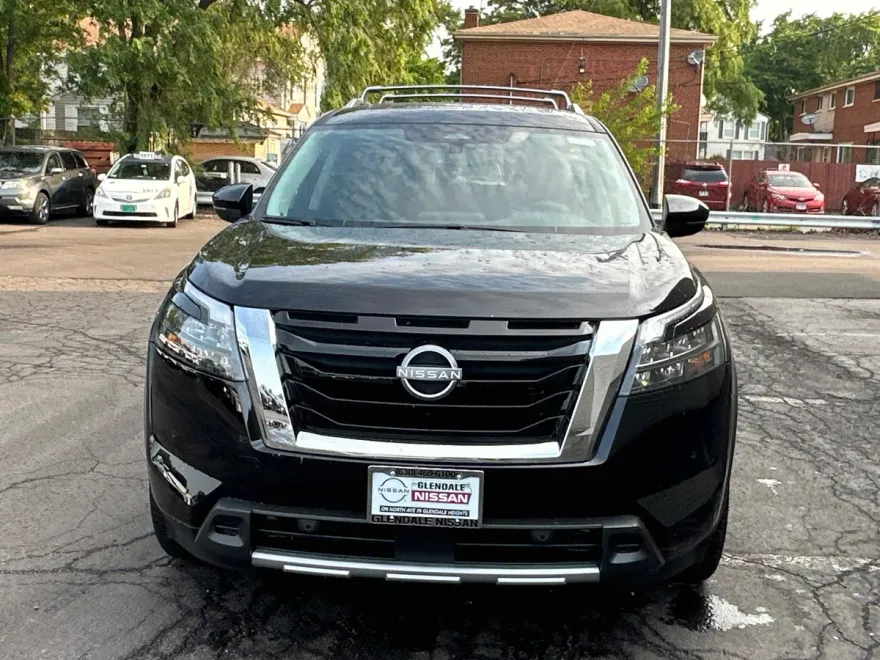 2025 Nissan Pathfinder SL photo 1