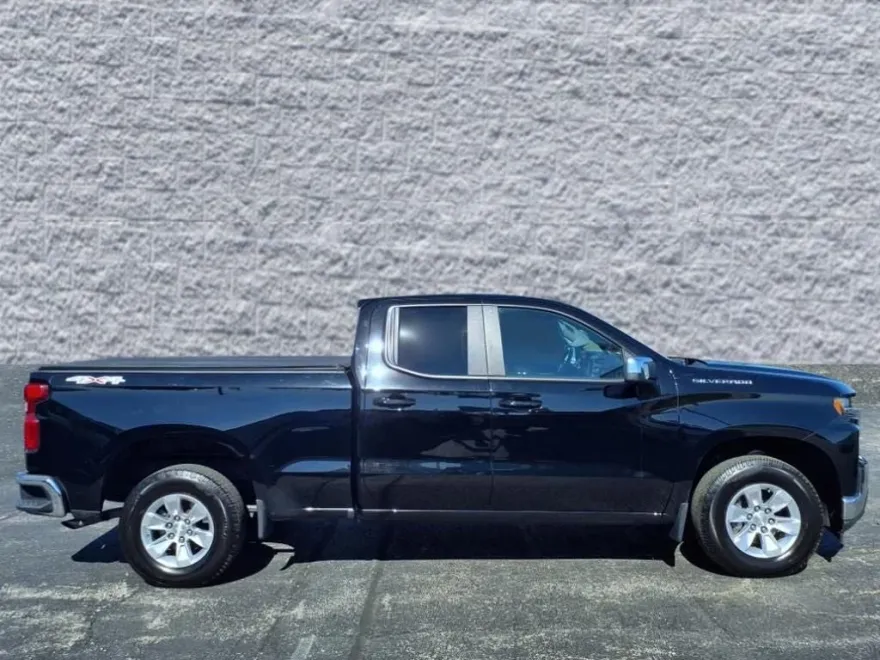 2019 Chevrolet Silverado 1500 LT photo 1