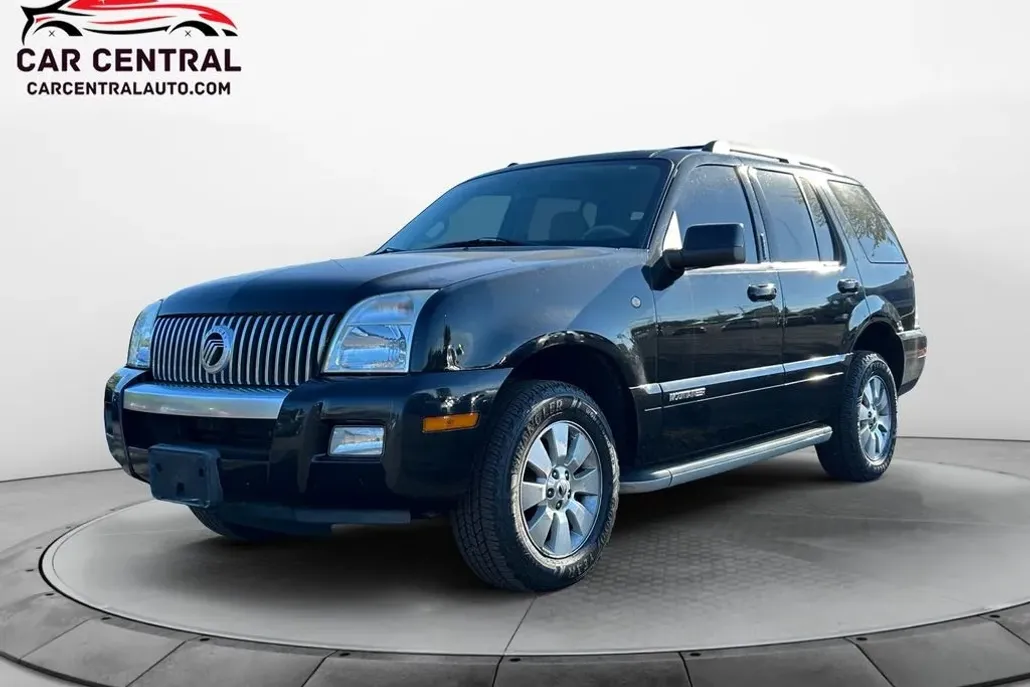 2010 Mercury Mountaineer Luxury photo 1