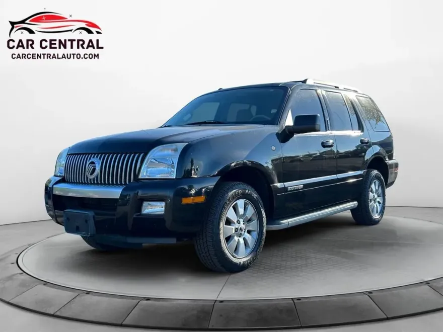 2010 Mercury Mountaineer Luxury photo 1