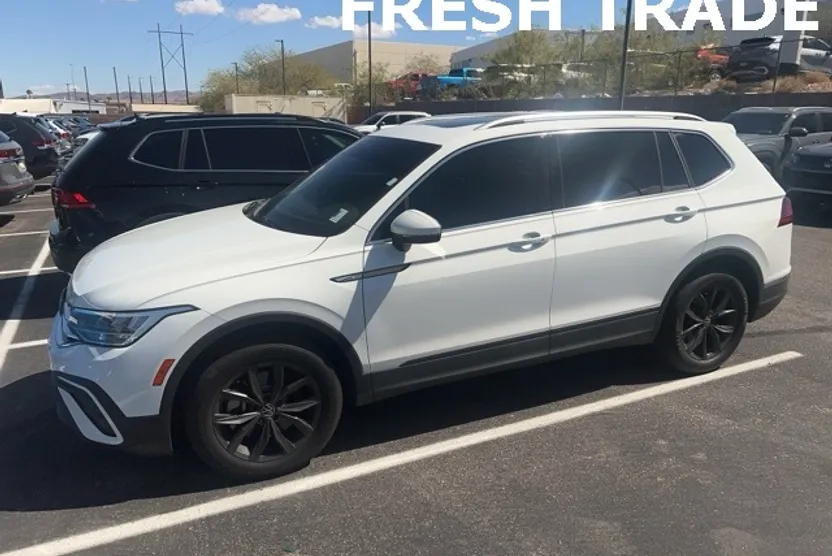 2022 Volkswagen Tiguan SE photo 1