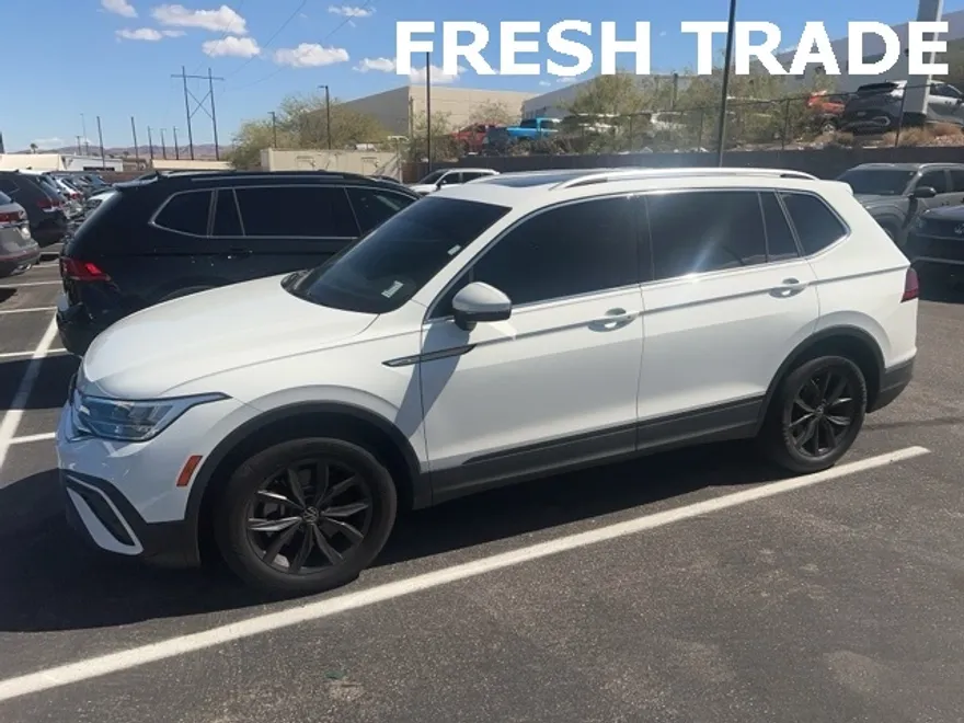 2022 Volkswagen Tiguan SE photo 1