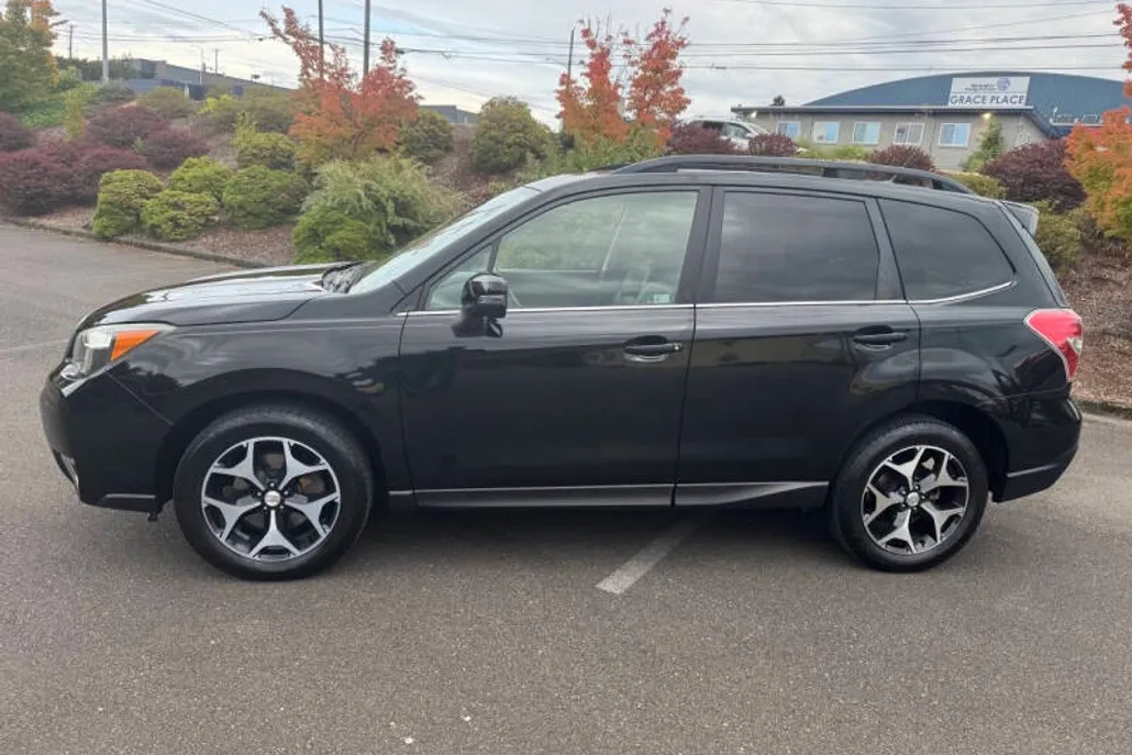 2014 Subaru Forester 2.0XT Touring photo 1