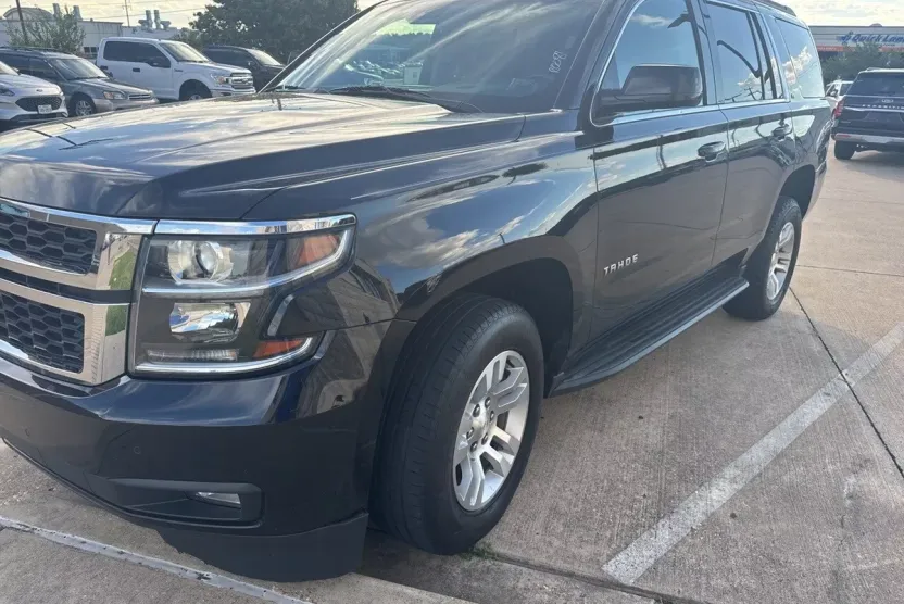 2019 Chevrolet Tahoe LT photo 1
