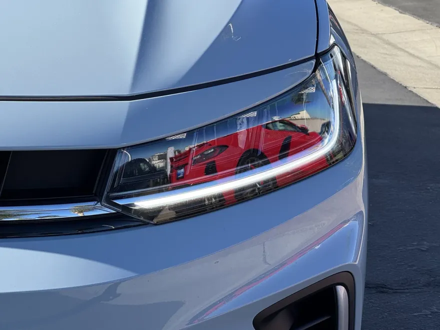 2025 Volkswagen Jetta SE photo 1