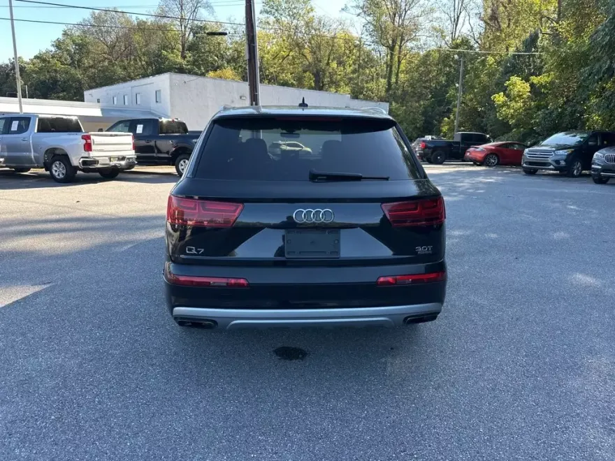 2017 Audi Q7 3.0T Premium Plus photo 1