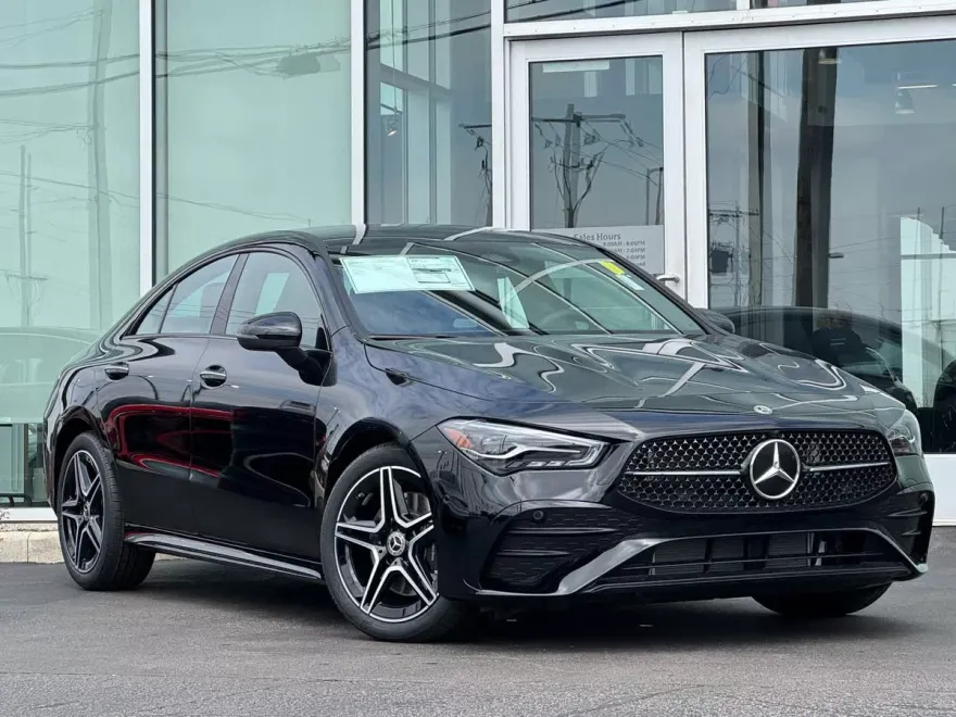 2025 Mercedes Benz CLA 250 4MATIC photo 1