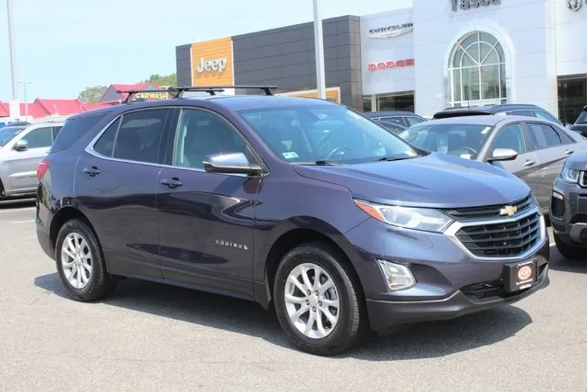 2018 Chevrolet Equinox LT photo 1