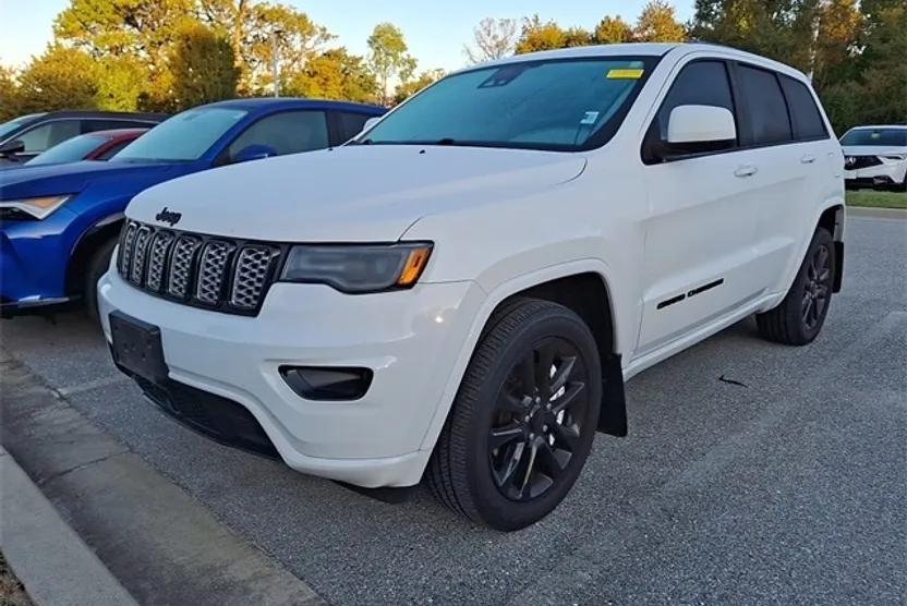 2021 Jeep Grand Cherokee Laredo photo 1