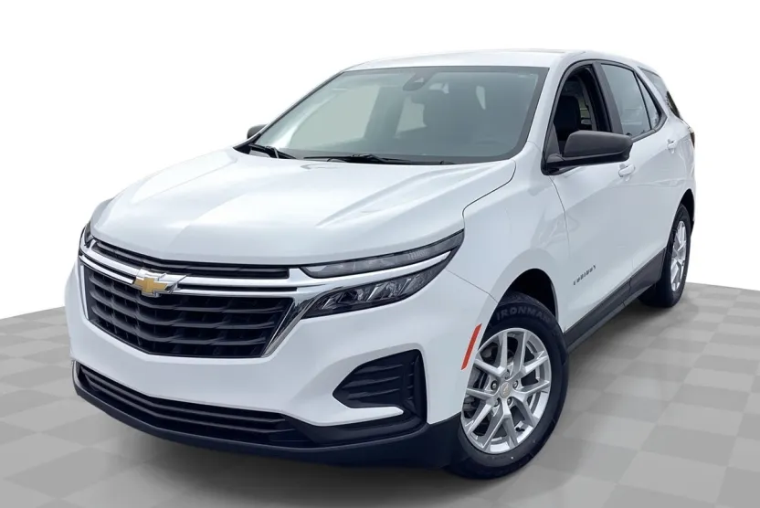 2022 Chevrolet Equinox LS photo 1