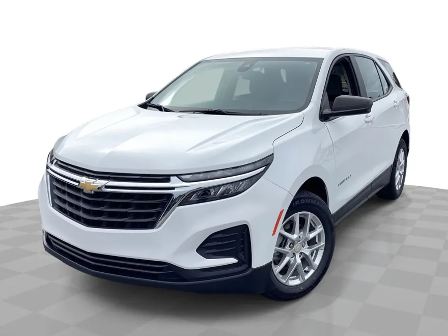 2022 Chevrolet Equinox LS photo 1