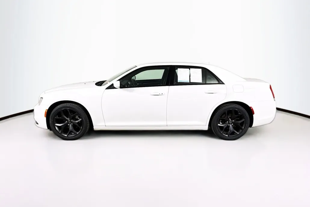 2021 Chrysler 300 LX photo 1