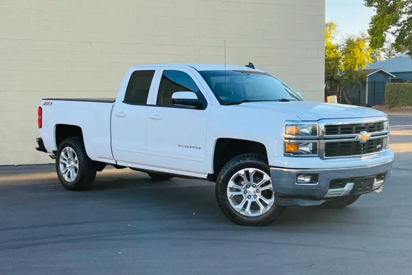 2015 Chevrolet Silverado 1500 LT Z71 photo 1