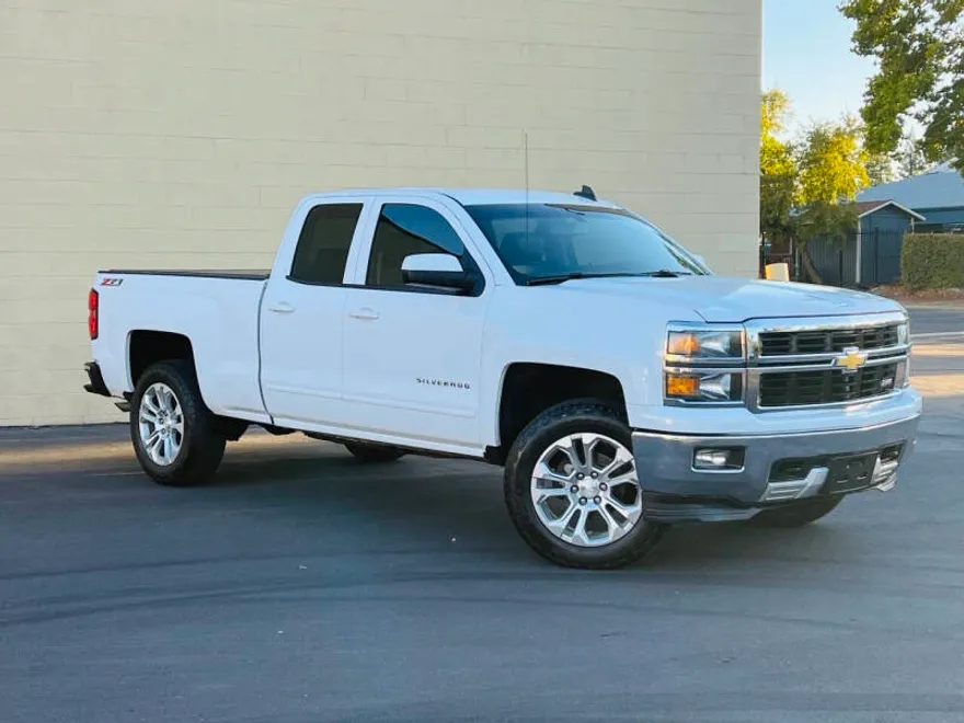 2015 Chevrolet Silverado 1500 LT Z71 photo 1