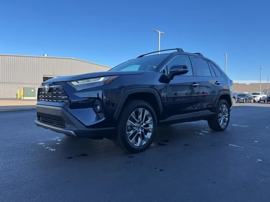 2022 Toyota RAV4 Limited photo 1