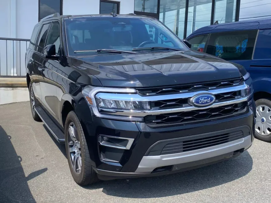 2023 Ford Expedition Limited photo 1