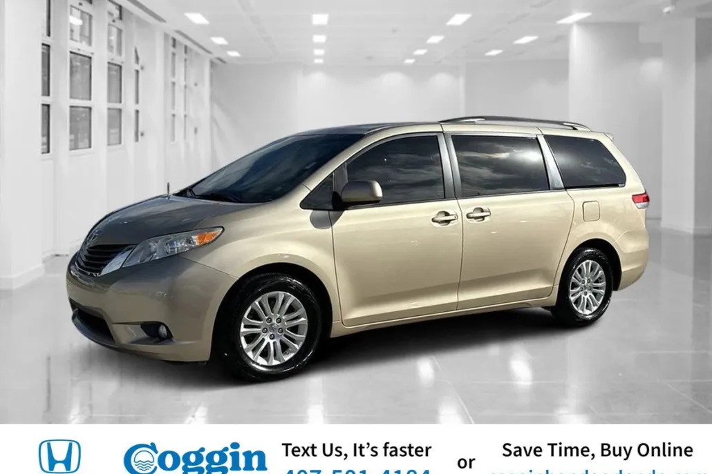 2014 Toyota Sienna XLE photo 1