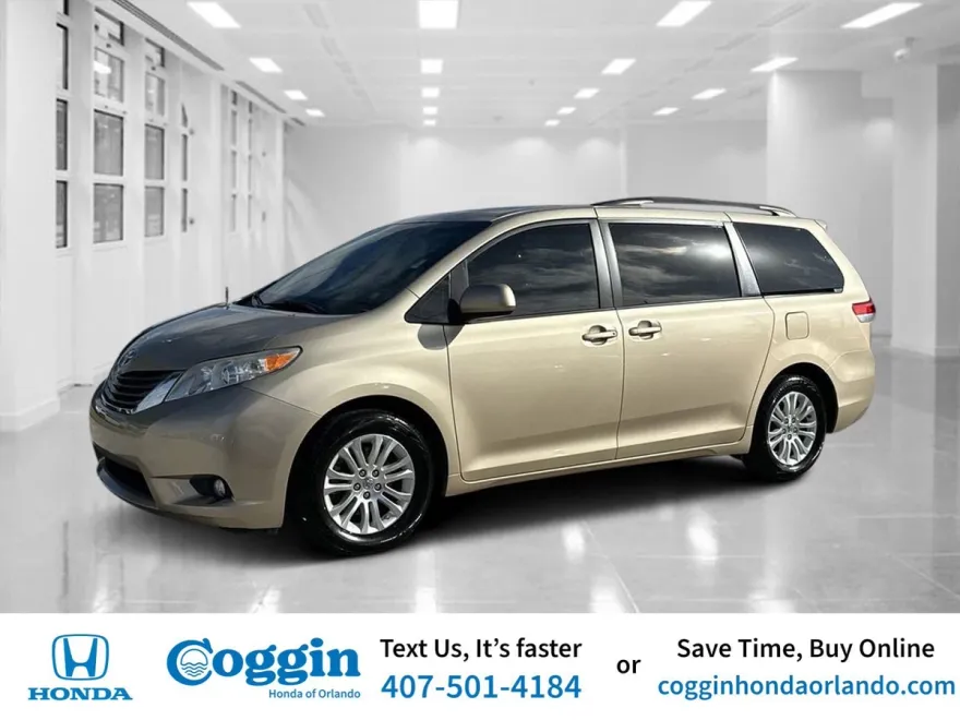 2014 Toyota Sienna XLE photo 1