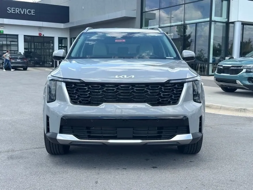 2025 Kia Sorento S photo 1