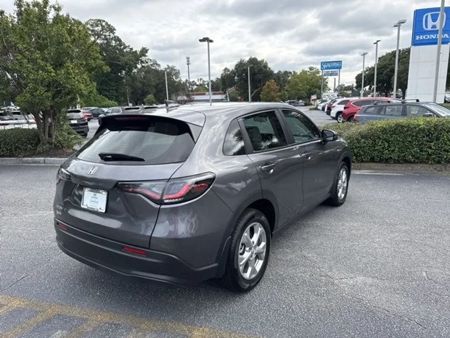 2025 Honda HR-V LX photo 1