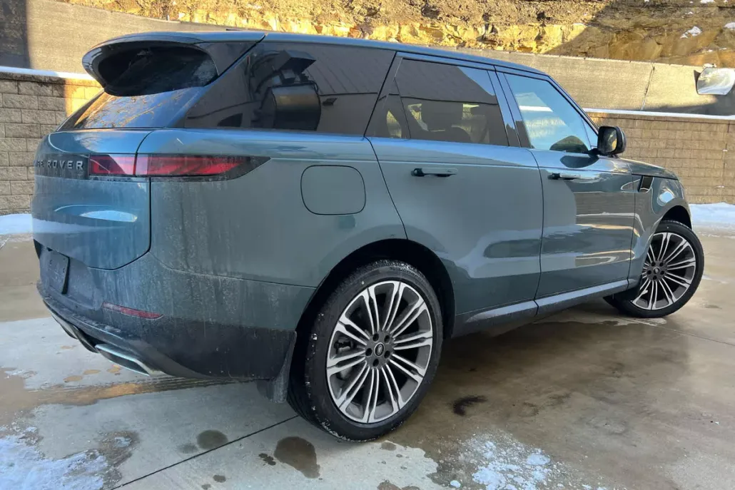 2025 Land Rover Range Rover Sport P360 SE photo 1