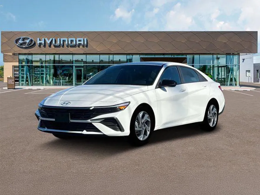 2025 Hyundai Elantra SEL Sport photo 1