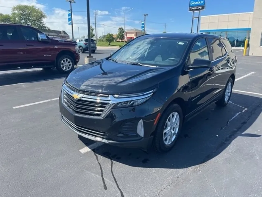 2022 Chevrolet Equinox LT photo 1