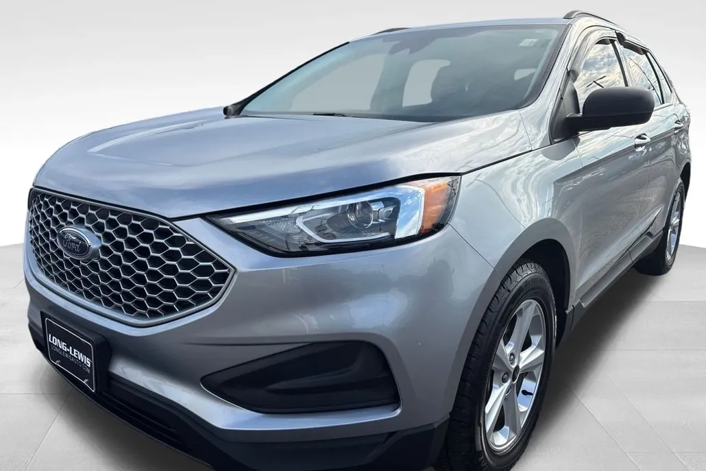 2023 Ford Edge SE photo 1