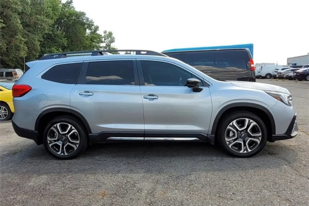 2024 Subaru Ascent Limited photo 1