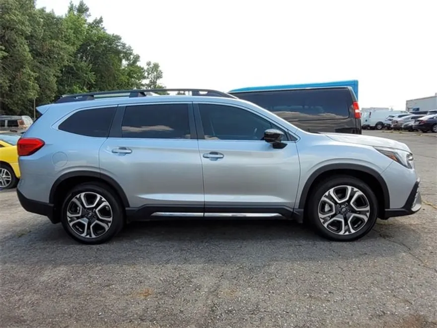 2024 Subaru Ascent Limited photo 1