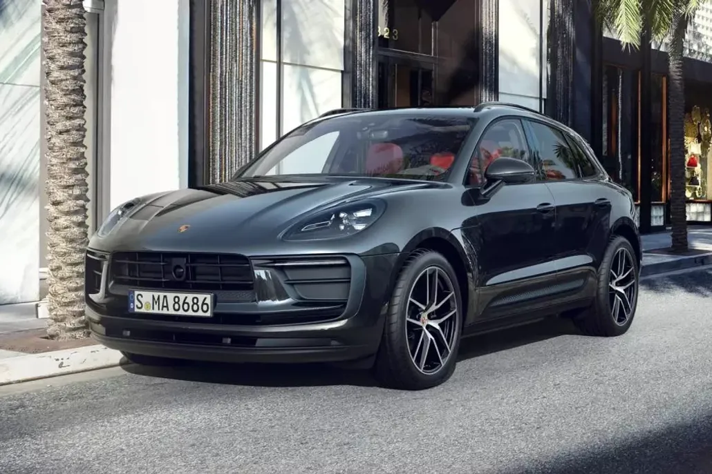 2025 Porsche Macan T photo 1