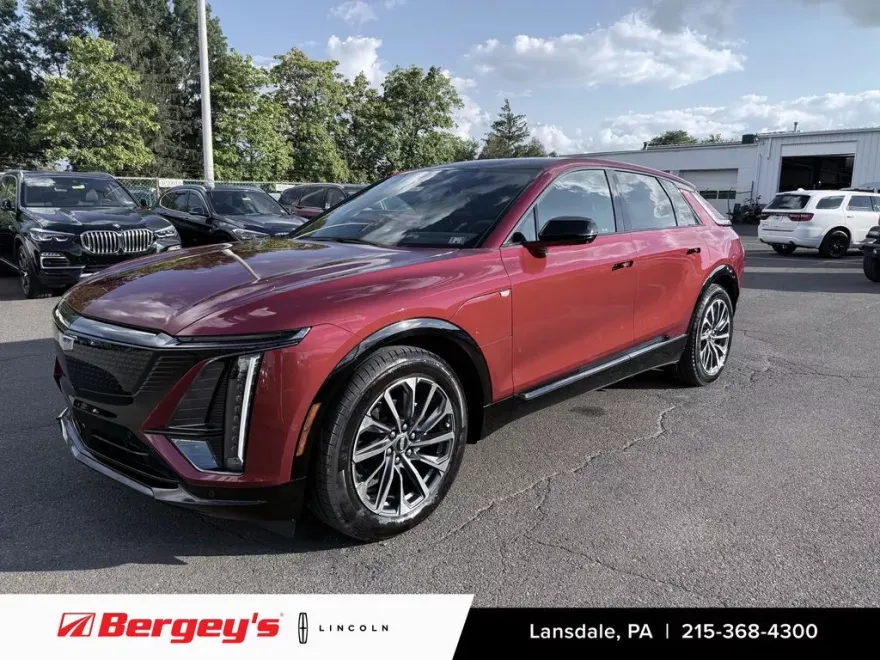 2024 Cadillac Lyriq Sport photo 1