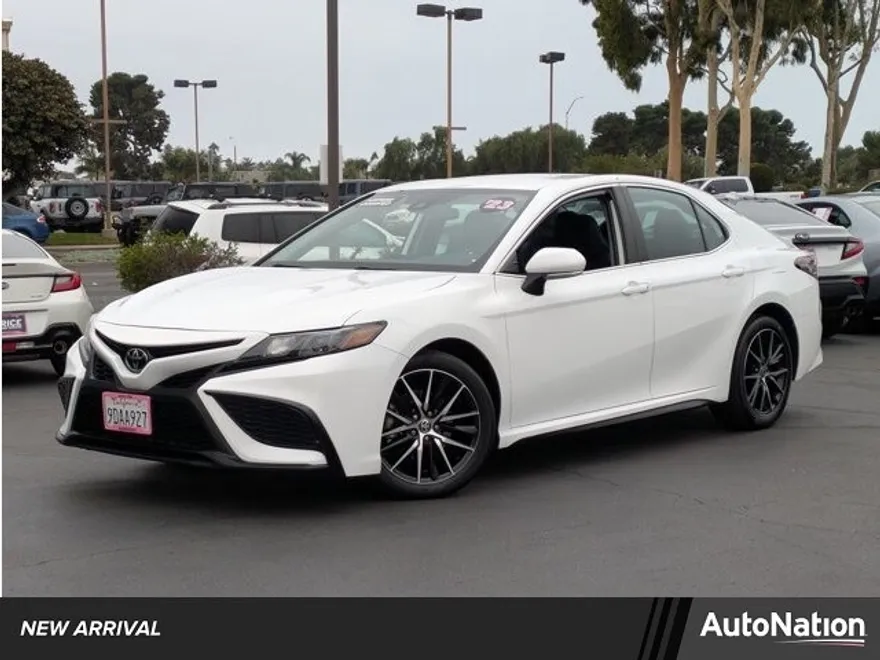 2023 Toyota Camry SE photo 1
