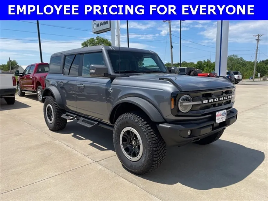 2024 Ford Bronco Outer Banks photo 1