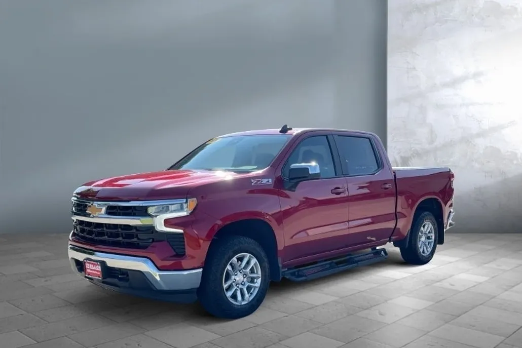 2024 Chevrolet Silverado 1500 LT photo 1