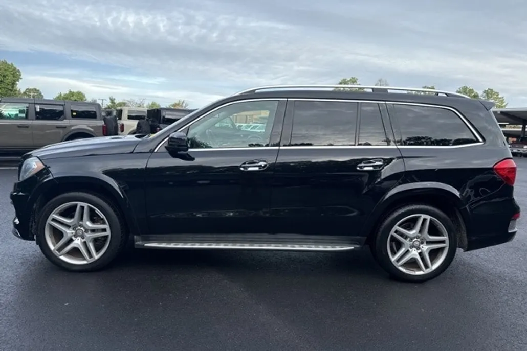 2016 Mercedes Benz GL 550 photo 1