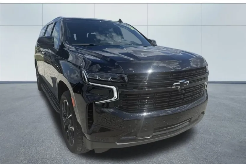 2023 Chevrolet Suburban RST photo 1