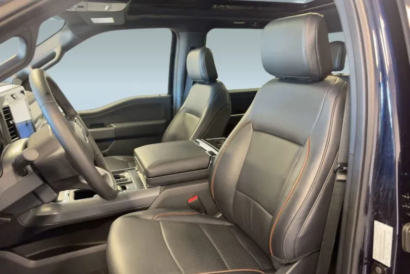 2025 Ford F-150 Lariat photo 1