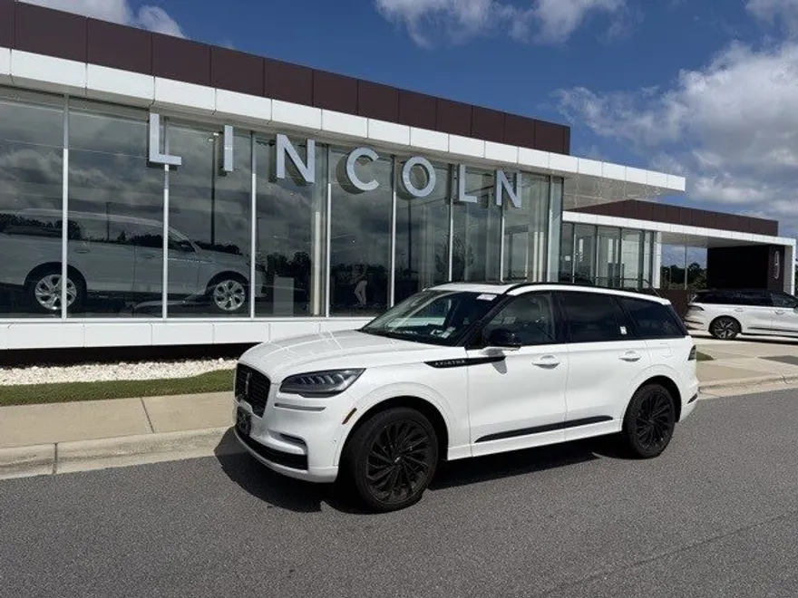 2023 Lincoln Aviator Reserve photo 1
