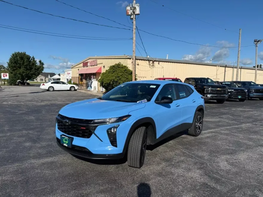 2024 Chevrolet Trax photo 1