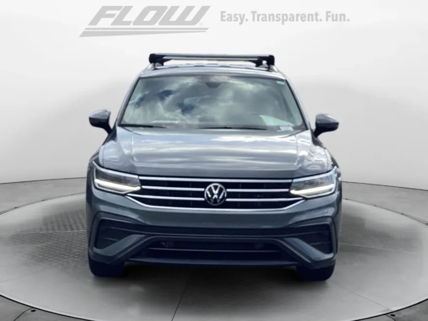 2023 Volkswagen Tiguan SE photo 1