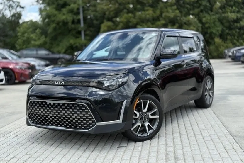 2024 Kia Soul EX photo 1
