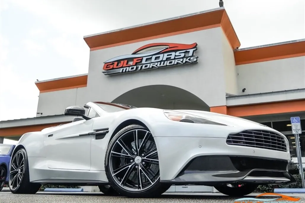2014 Aston Martin Vanquish photo 1