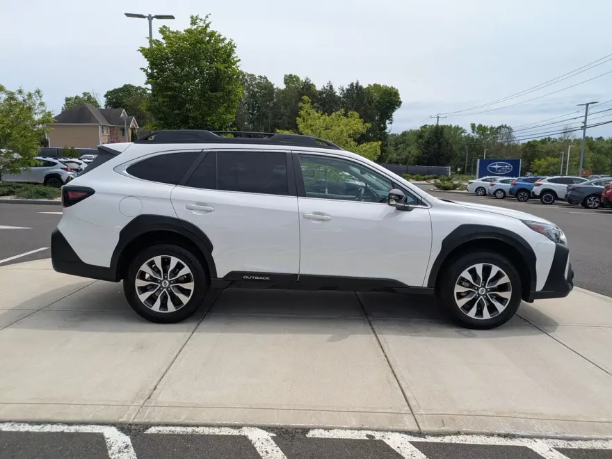 2024 Subaru Outback Limited photo 2