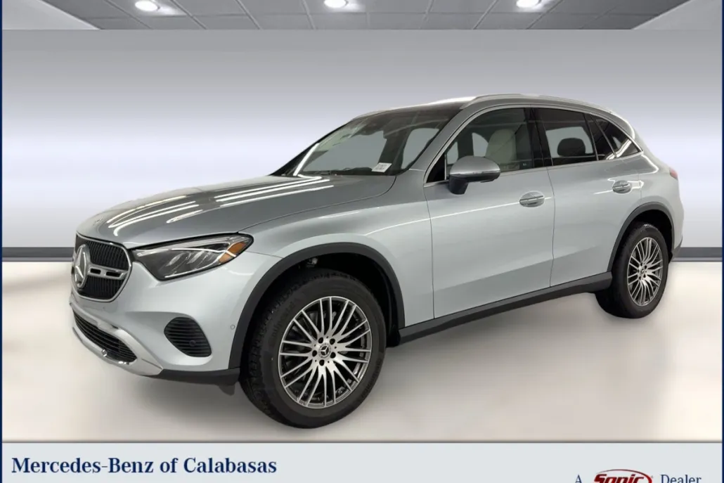 2026 Mercedes Benz GLC 300 photo 1