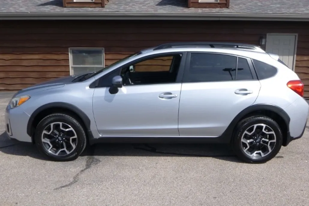2016 Subaru Crosstrek Limited photo 1