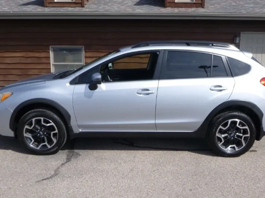 2016 Subaru Crosstrek Limited photo 1